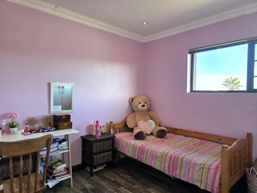 3 Bedroom Property for Sale in Wavecrest Eastern Cape